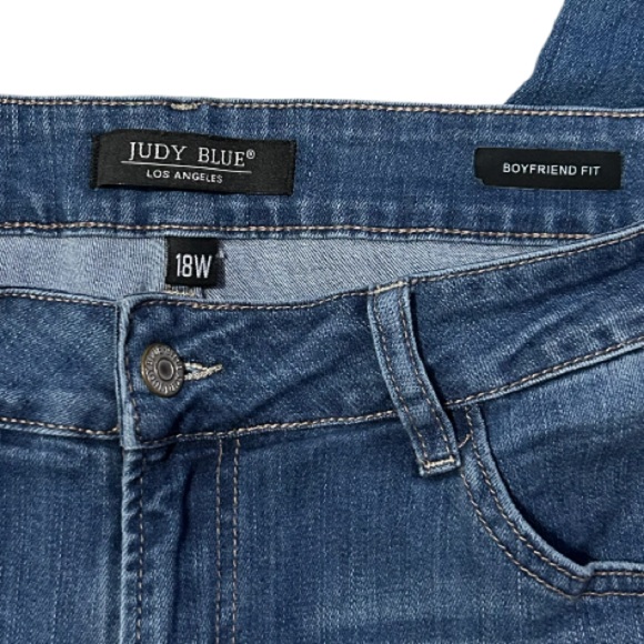 judy blue boyfriend fit jeans Size 18W - Picture 2 of 3
